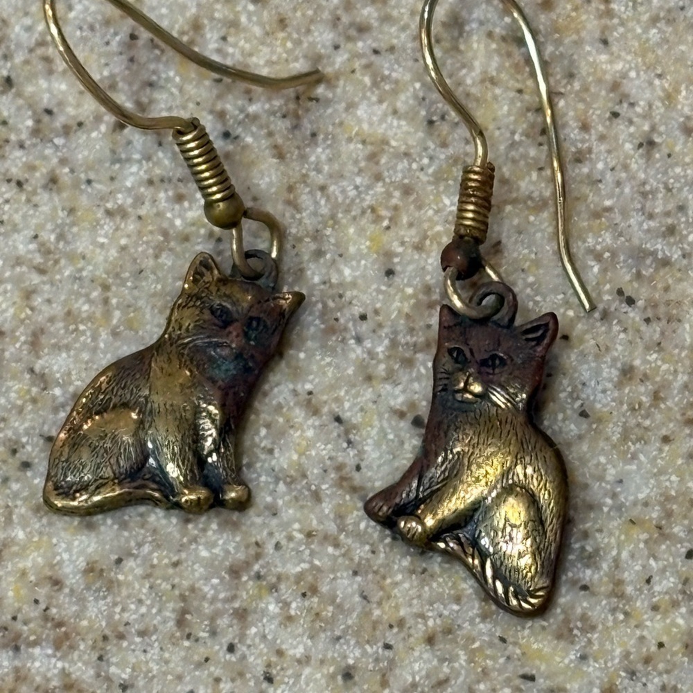Vintage Bronze Kitty Cat Earrings - Picture 2 of 4